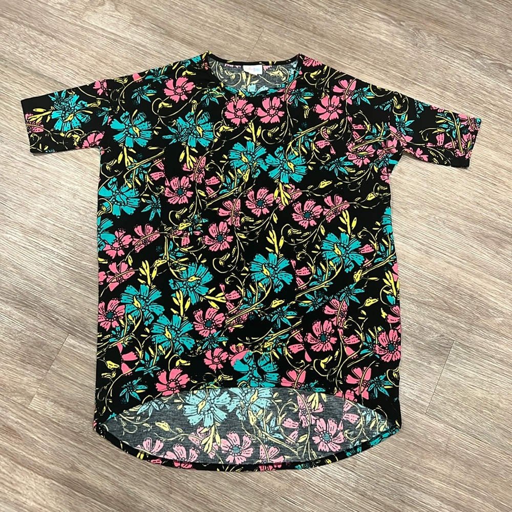 Women’s Lularoe Top